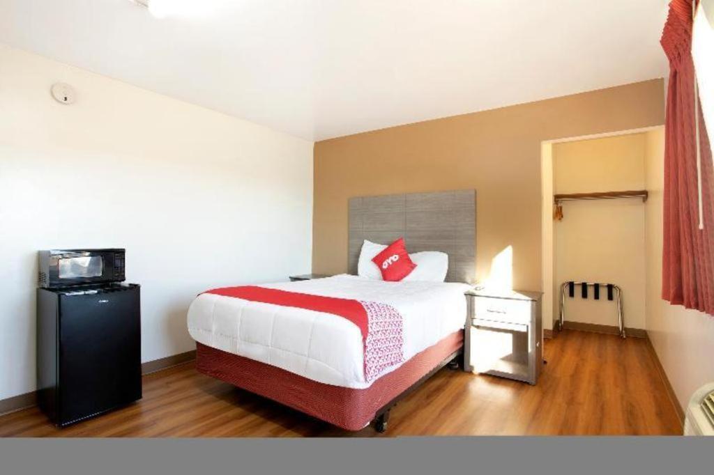 Oyo Hotel Kalama Экстерьер фото