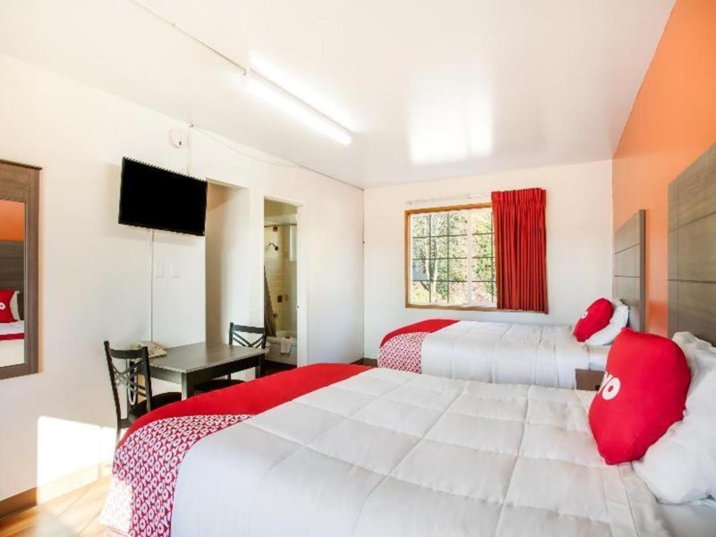Oyo Hotel Kalama Экстерьер фото