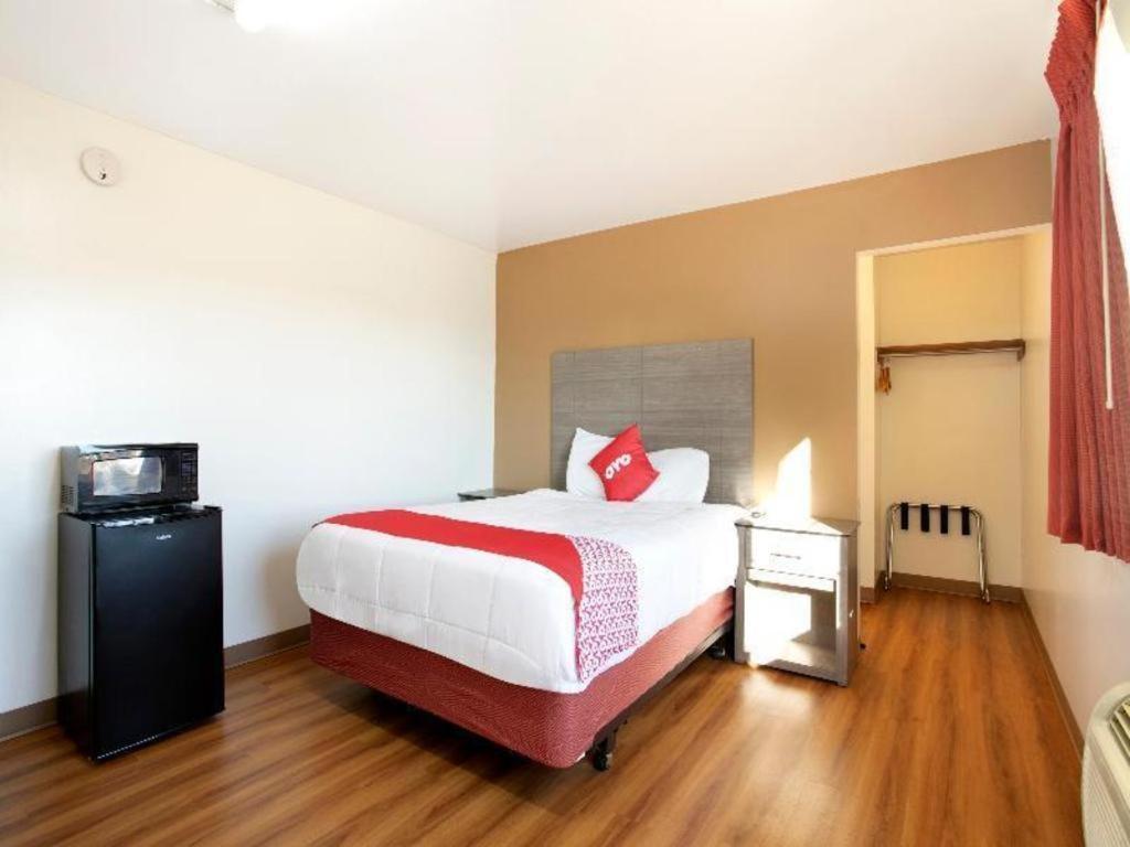 Oyo Hotel Kalama Экстерьер фото