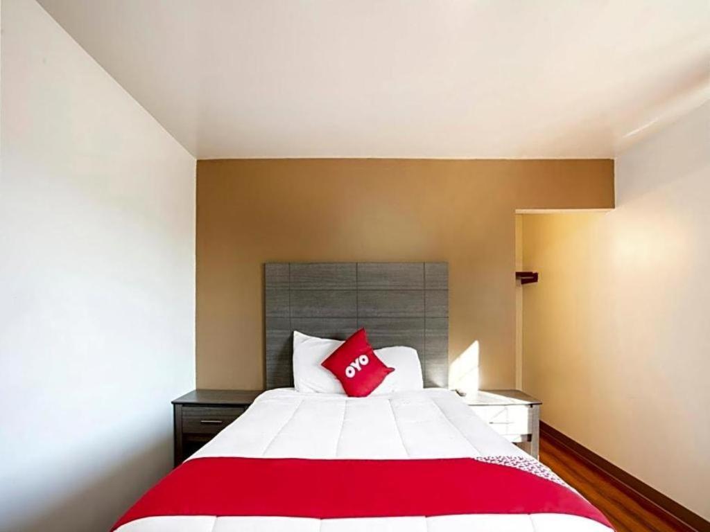 Oyo Hotel Kalama Экстерьер фото