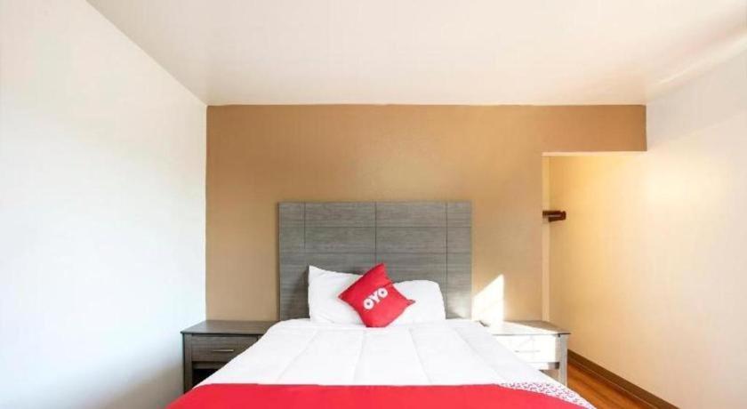 Oyo Hotel Kalama Экстерьер фото