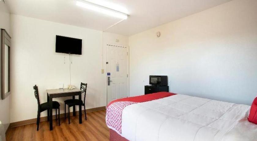 Oyo Hotel Kalama Экстерьер фото