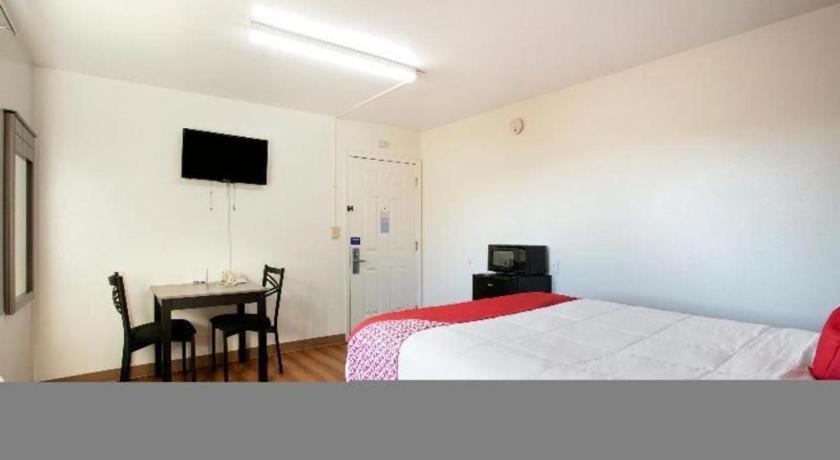 Oyo Hotel Kalama Экстерьер фото