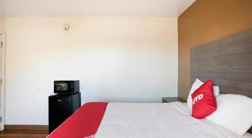 Oyo Hotel Kalama Экстерьер фото