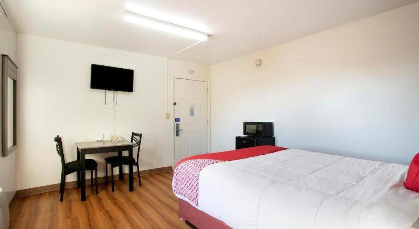 Oyo Hotel Kalama Экстерьер фото