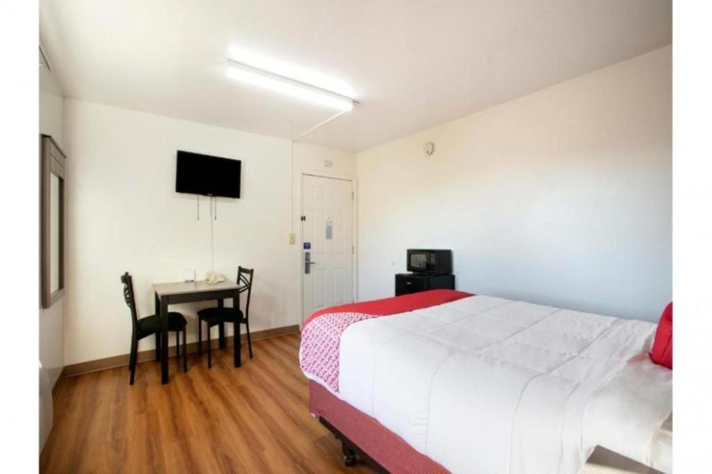 Oyo Hotel Kalama Экстерьер фото